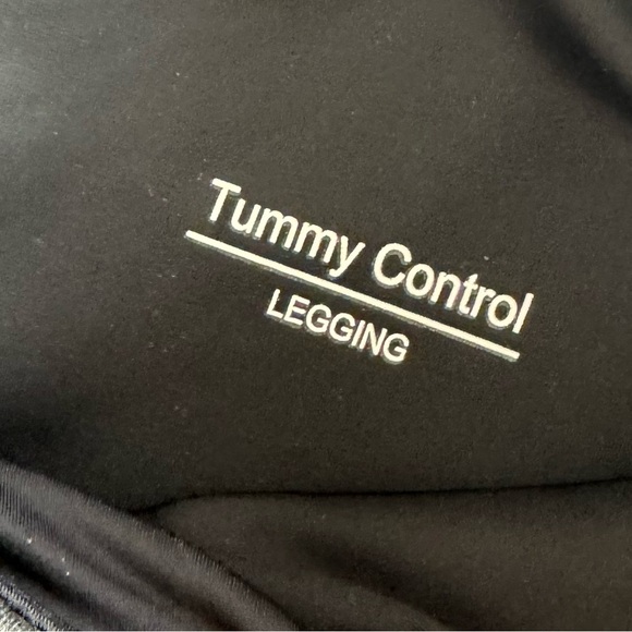 NWT-Camouflage Print Tummy Tuck Leggings - Picture 3 of 4